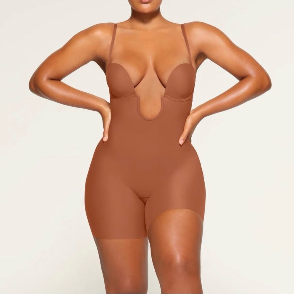 SKIMS Deep Plunge Shapewear Mid Thigh Bodysuit Bronze NWT Size 4X